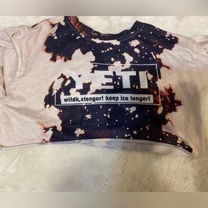 cropped yeti tshirt